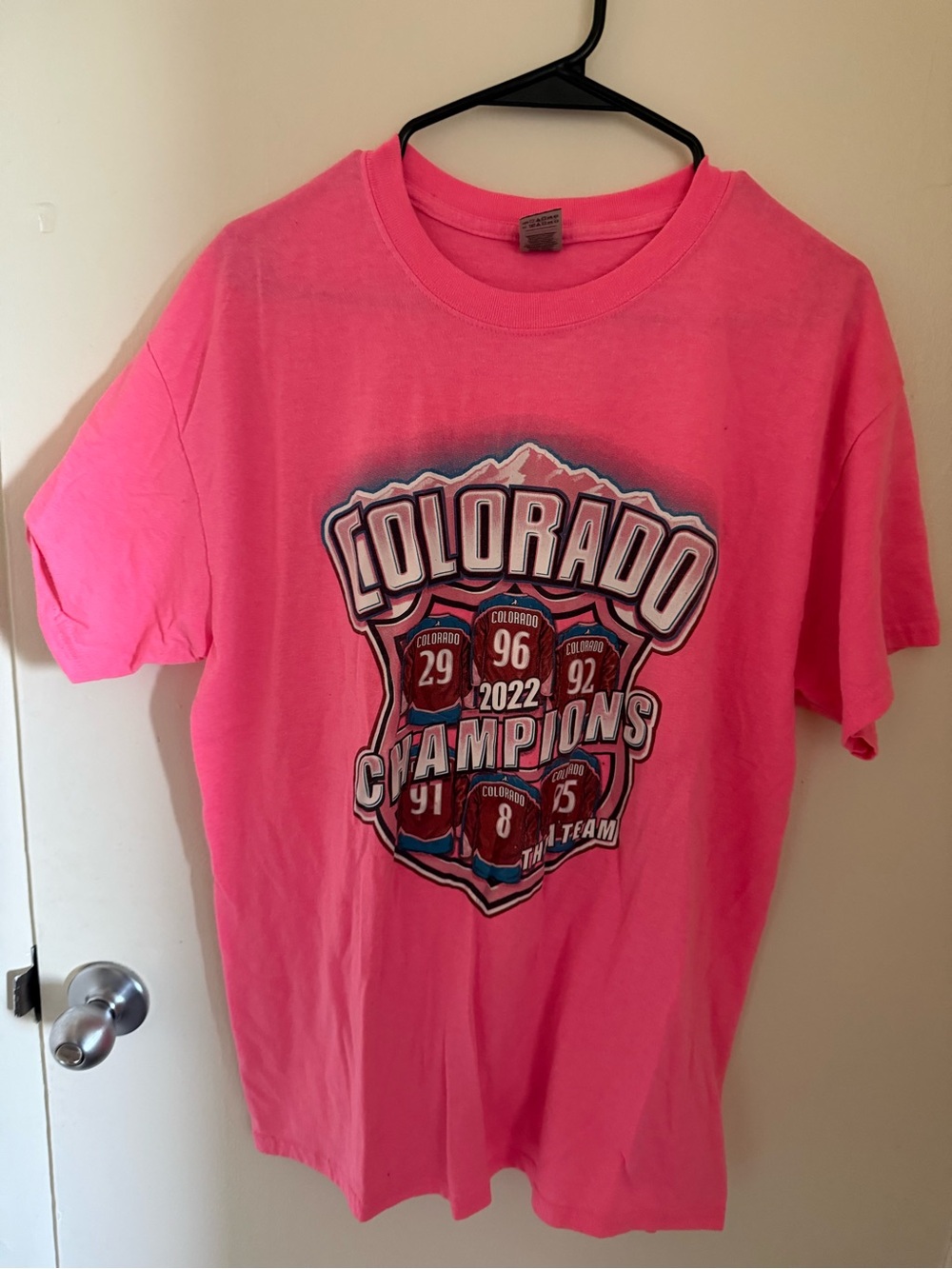 Rare Neon Pink Colorado Avalanche Hockey  T-Shirt
